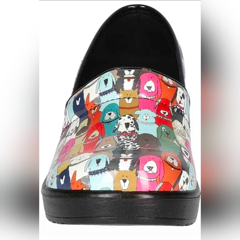 Easy Street Patent Slip Resistant Cushion Sole Multicolor Dog Print Slip-ons 7.5 - Picture 9 of 10